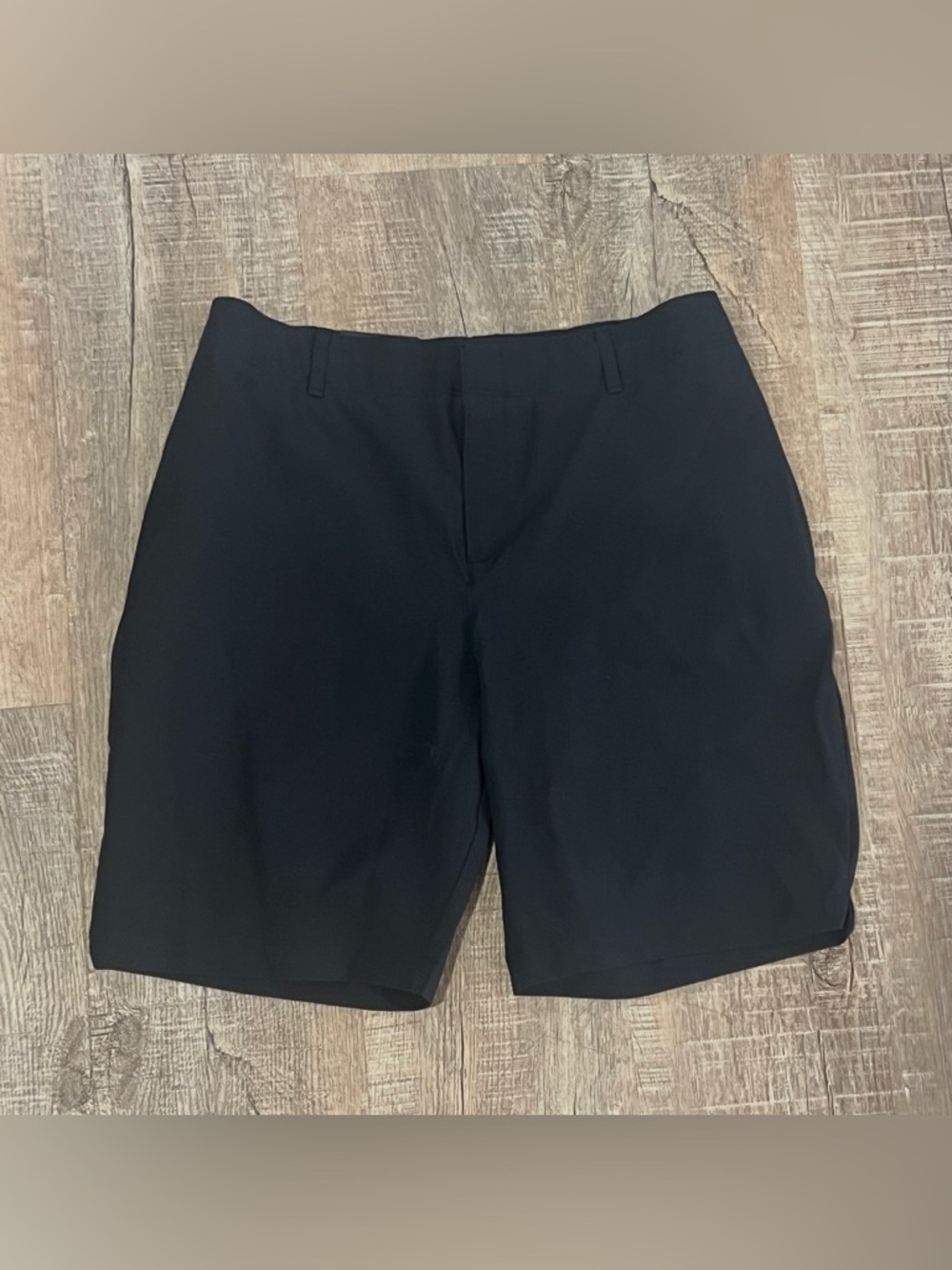 Nwt Under Armour Women’s 10 Black Athletic golf Shorts 9”